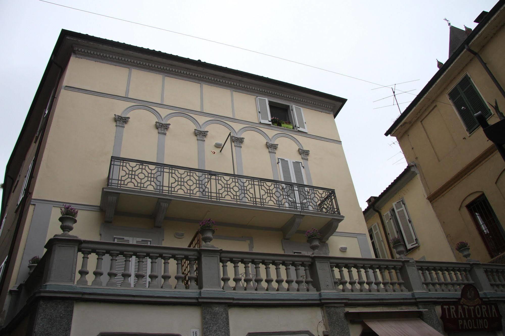 La Terrazza Vercelli Bed & Charme Exterior foto